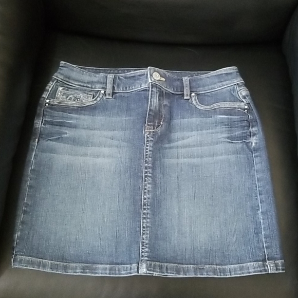 White House Black Market denim skirt - Picture 1 of 3